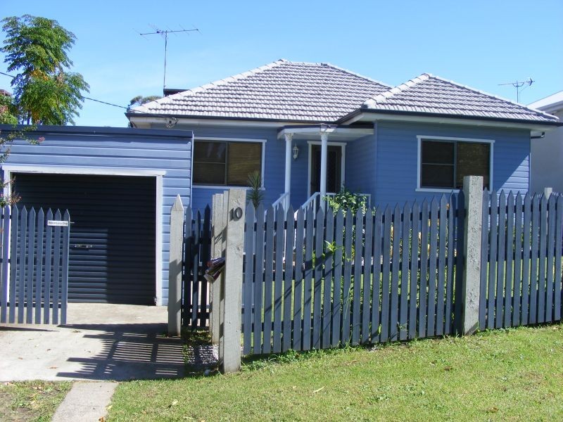 10 John Street, Mount Saint Thomas NSW 2500