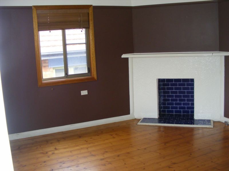 10 John Street, Mount Saint Thomas NSW 2500