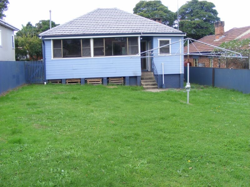 10 John Street, Mount Saint Thomas NSW 2500