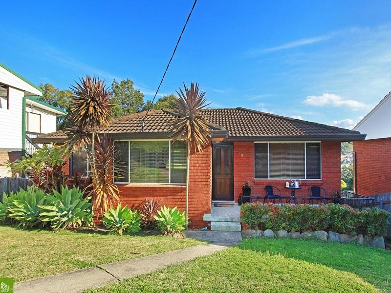 9 Immarna Avenue, West Wollongong NSW 2500