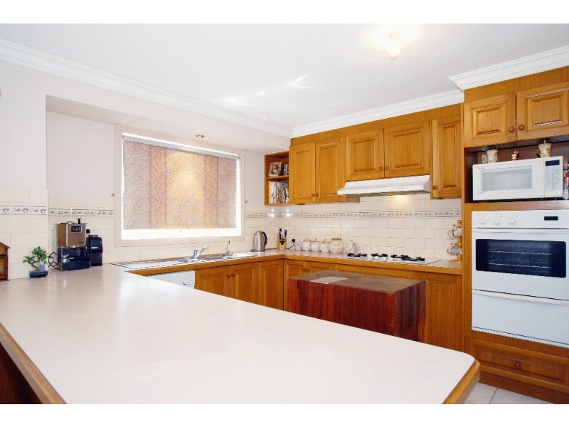 42 Turramurra Drive, Rowville VIC 3178