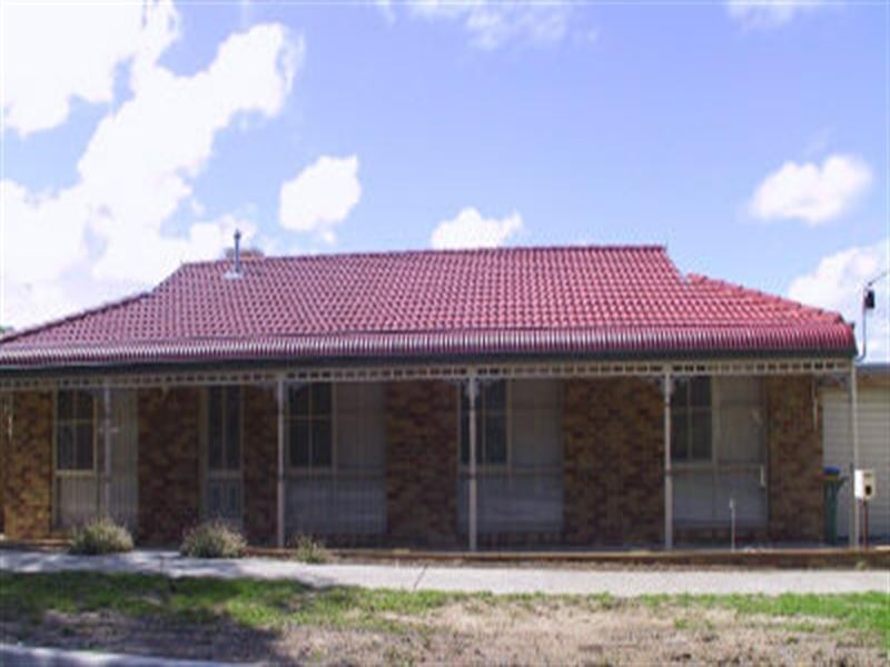 2/1 Sunshine Street, Rowville VIC 3178