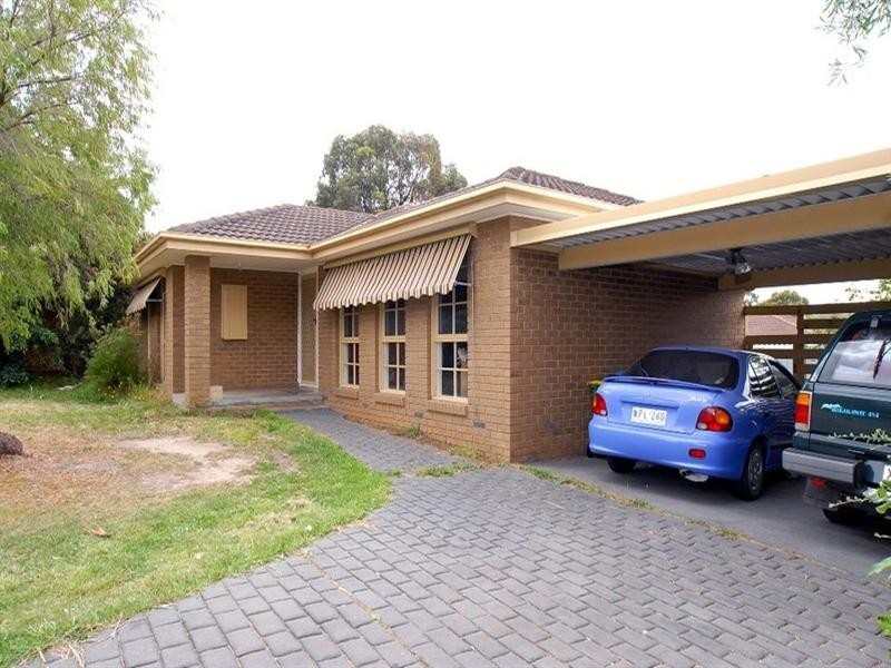 106 Berrabri Drive, Scoresby VIC 3179