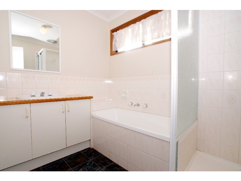 11 Elaine Place, Rowville VIC 3178