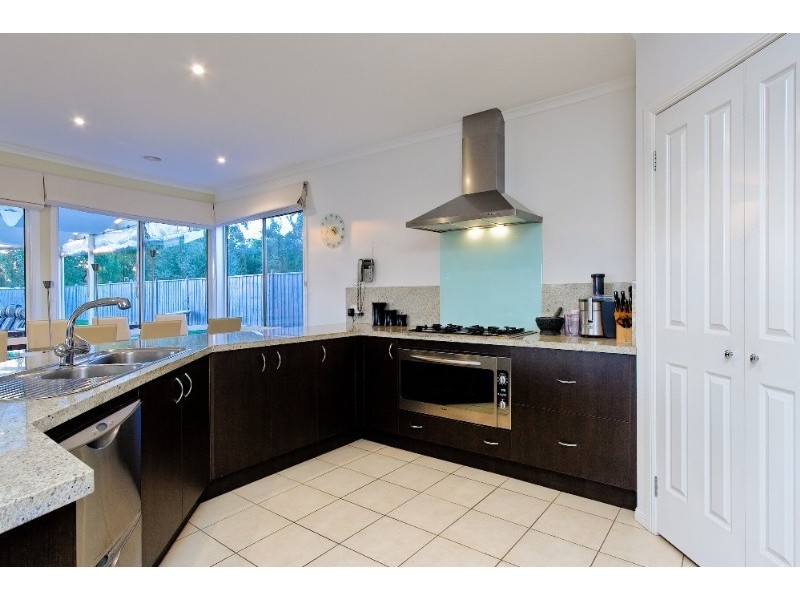 43 Grange Drive, Lysterfield VIC 3156