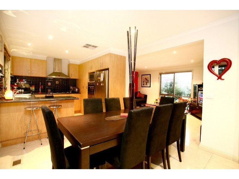 8 Turramurra Drive, Rowville VIC 3178