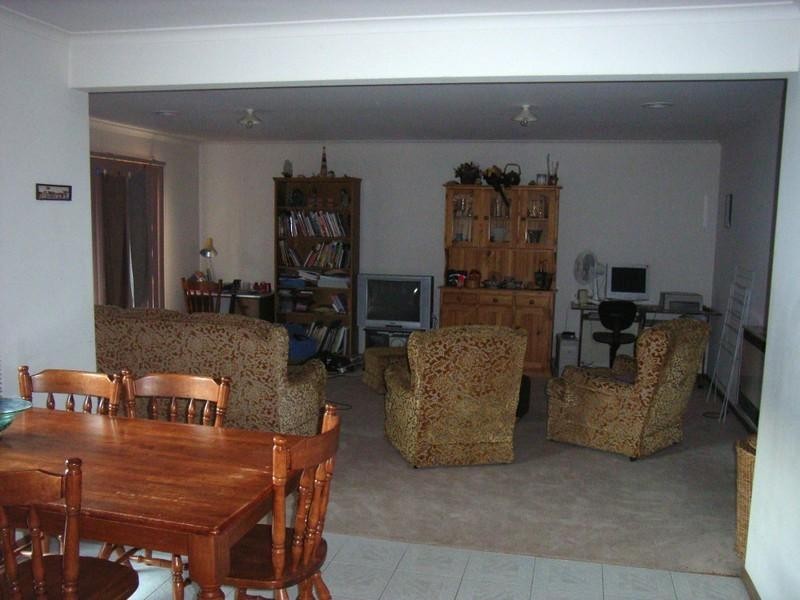 33 Pitfield Crescent, Rowville VIC 3178