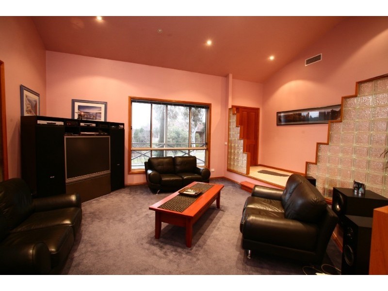 6 Liberty Avenue, Rowville VIC 3178