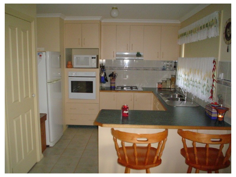 18 KATHRYN Close, Pakenham VIC 3810