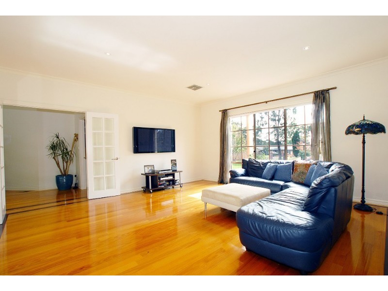 8 Norris Road, Rowville VIC 3178