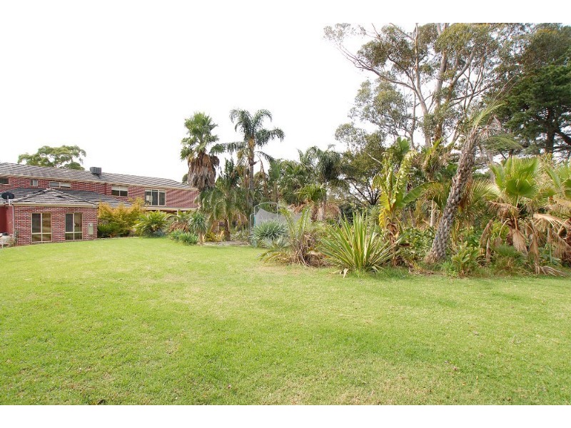 8 Norris Road, Rowville VIC 3178