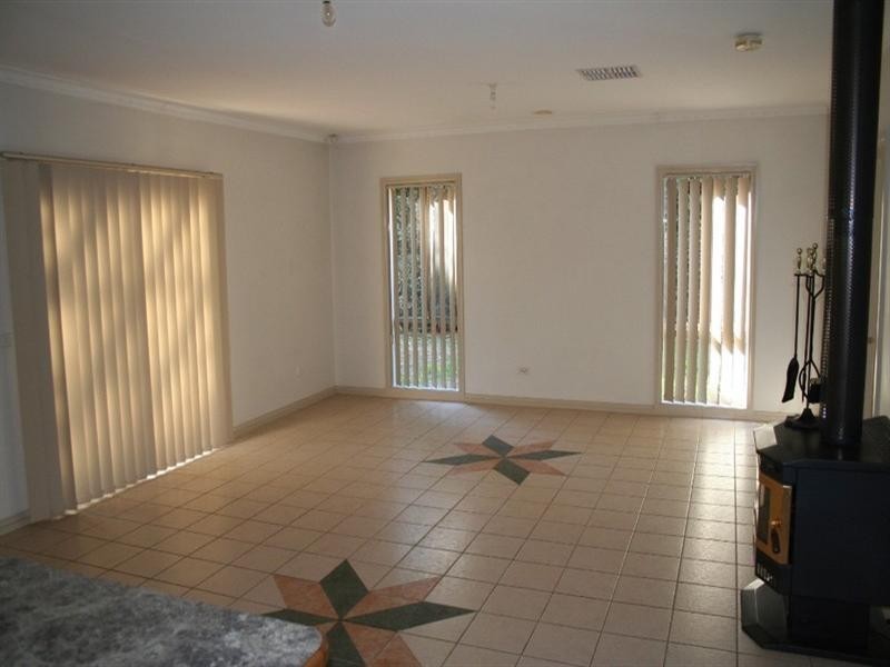 25 Liviana Drive, Rowville VIC 3178