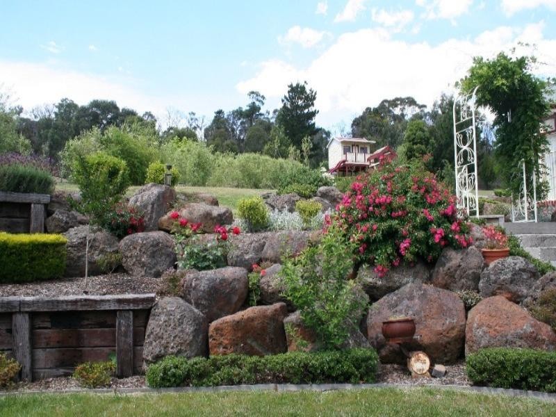 13 Forrest Hill Grove, Lysterfield South VIC 3156