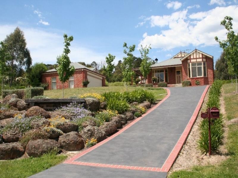 13 Forrest Hill Grove, Lysterfield South VIC 3156