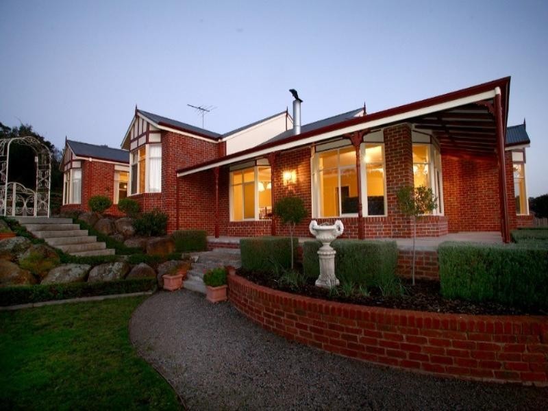 13 Forrest Hill Grove, Lysterfield South VIC 3156