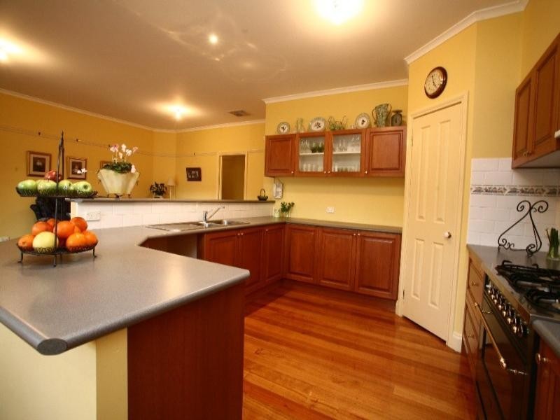 13 Forrest Hill Grove, Lysterfield South VIC 3156