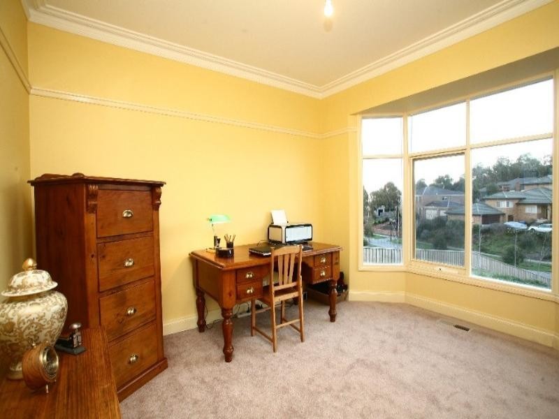 13 Forrest Hill Grove, Lysterfield South VIC 3156