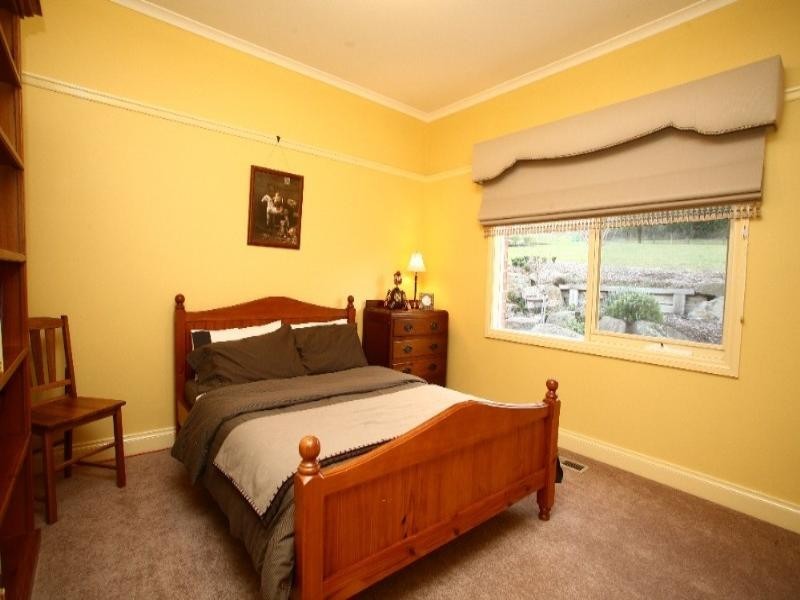 13 Forrest Hill Grove, Lysterfield South VIC 3156