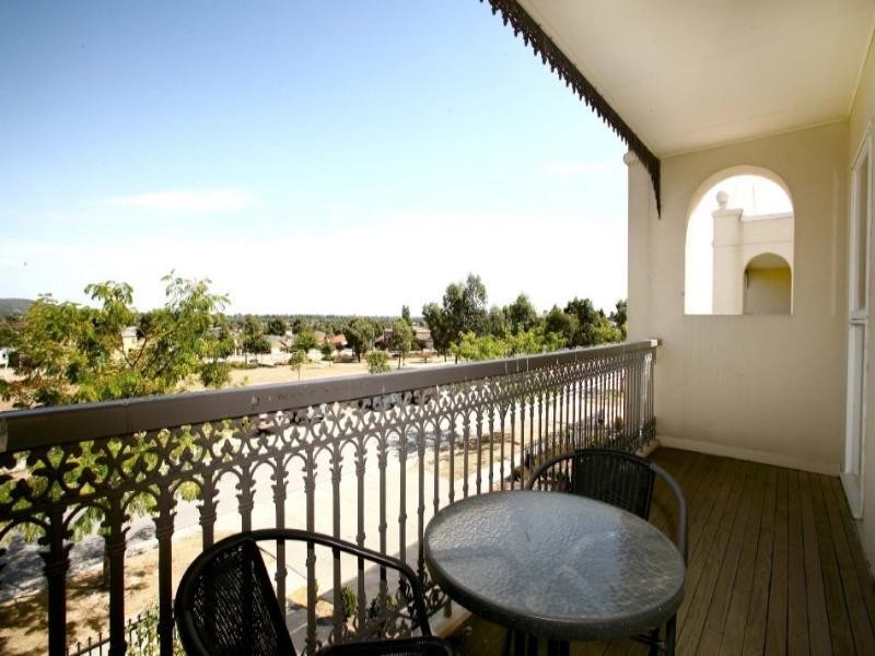 4 Parklane Way, Rowville VIC 3178