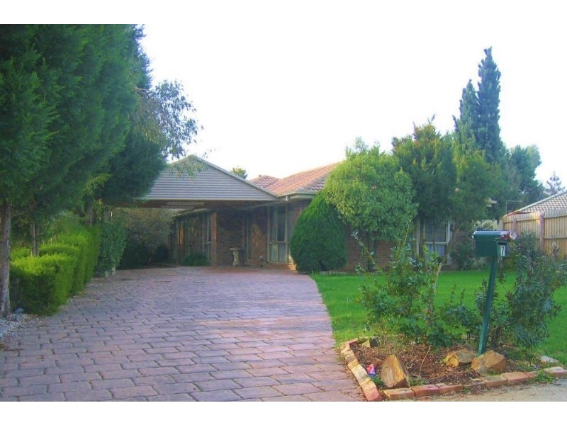 7 Lakesfield Drive, Rowville VIC 3178