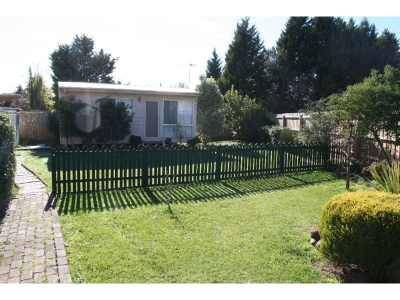 7 Lakesfield Drive, Rowville VIC 3178