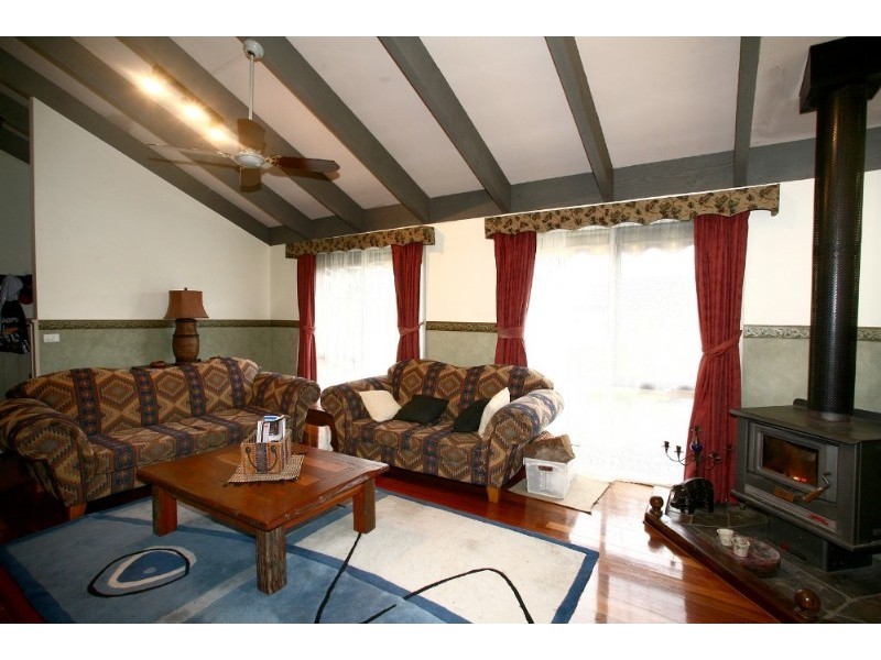 24 Crusoe Drive, Lysterfield VIC 3156