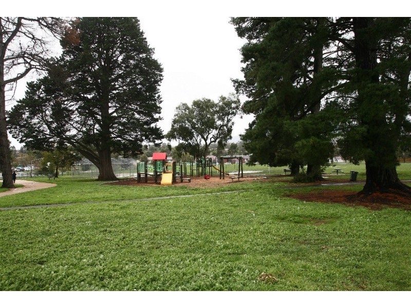 24 Crusoe Drive, Lysterfield VIC 3156