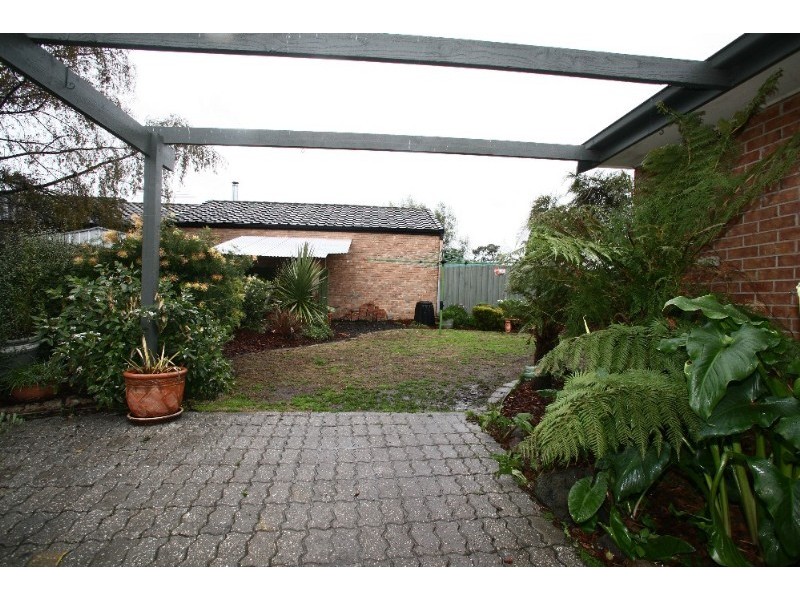 24 Crusoe Drive, Lysterfield VIC 3156