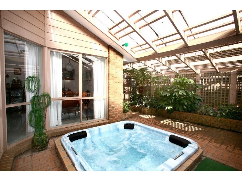 6 Nagle Court, Rowville VIC 3178