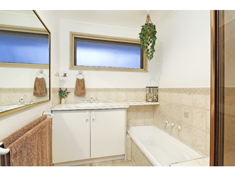 1/40 Sylphide Way, Wantirna South VIC 3152