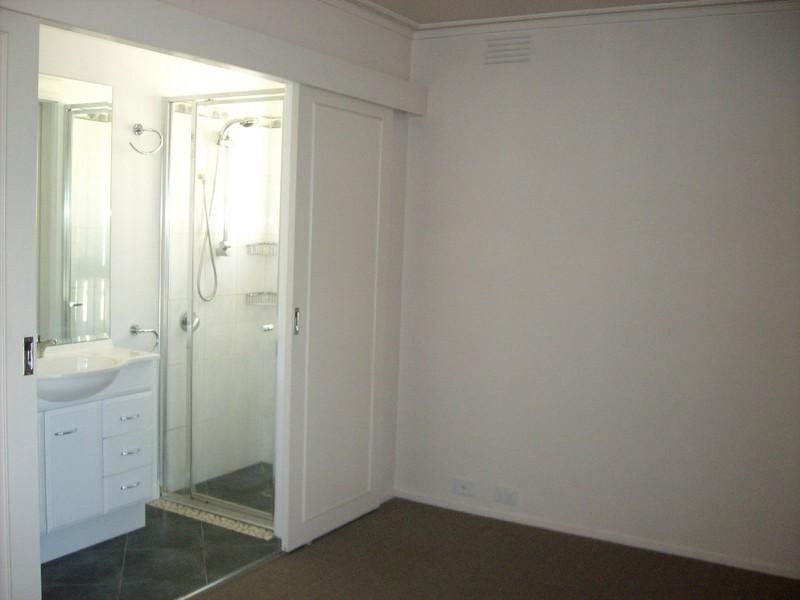 4 Netherby Avenue, Wheelers Hill VIC 3150