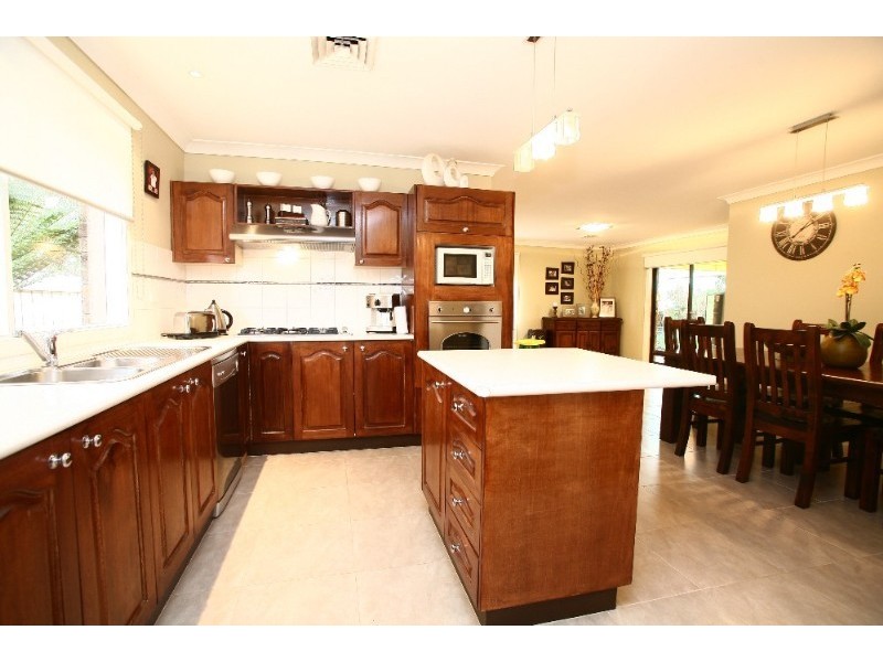 250 Dandelion Drive, Rowville VIC 3178