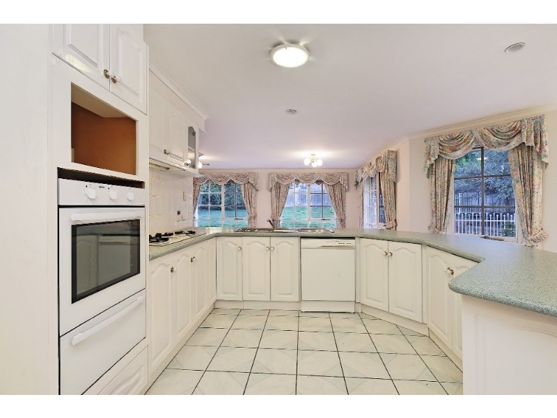 23 Tirhatuan Drive, Rowville VIC 3178