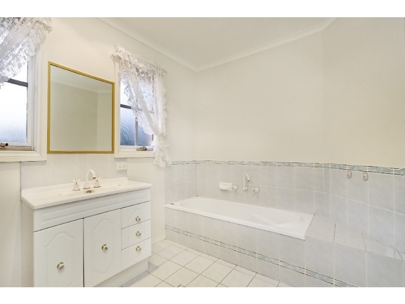 23 Tirhatuan Drive, Rowville VIC 3178