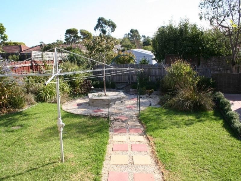 25 Latona Avenue, Knoxfield VIC 3180