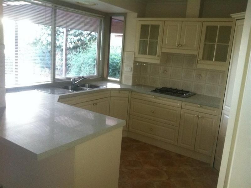 15 Lakeside Boulevard, Rowville VIC 3178