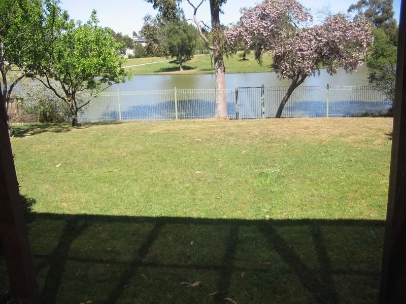 15 Lakeside Boulevard, Rowville VIC 3178