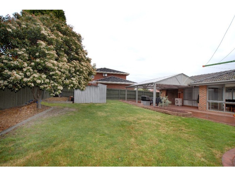 2 Coliban Close, Rowville VIC 3178