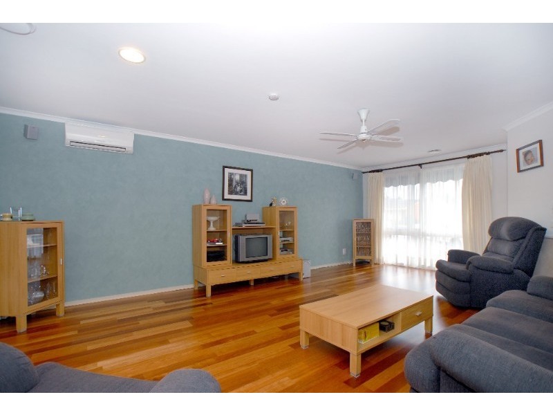 2 Coliban Close, Rowville VIC 3178