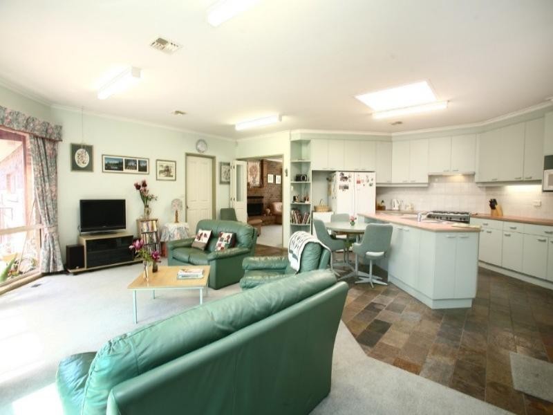 26 Dandelion Drive, Rowville VIC 3178