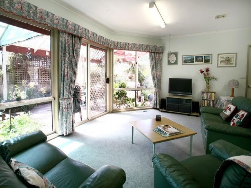 26 Dandelion Drive, Rowville VIC 3178