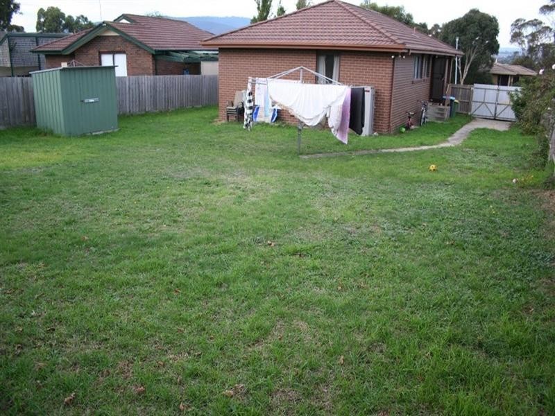 27 Wedge Crescent, Rowville VIC 3178