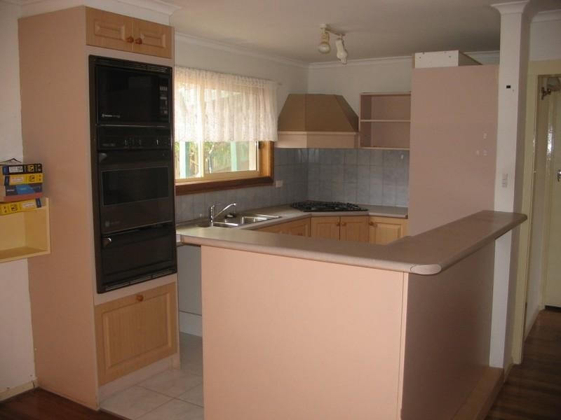 4 Eurella Crescent, Rowville VIC 3178