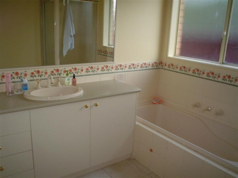 28 Pendle Close, Narre Warren South VIC 3805