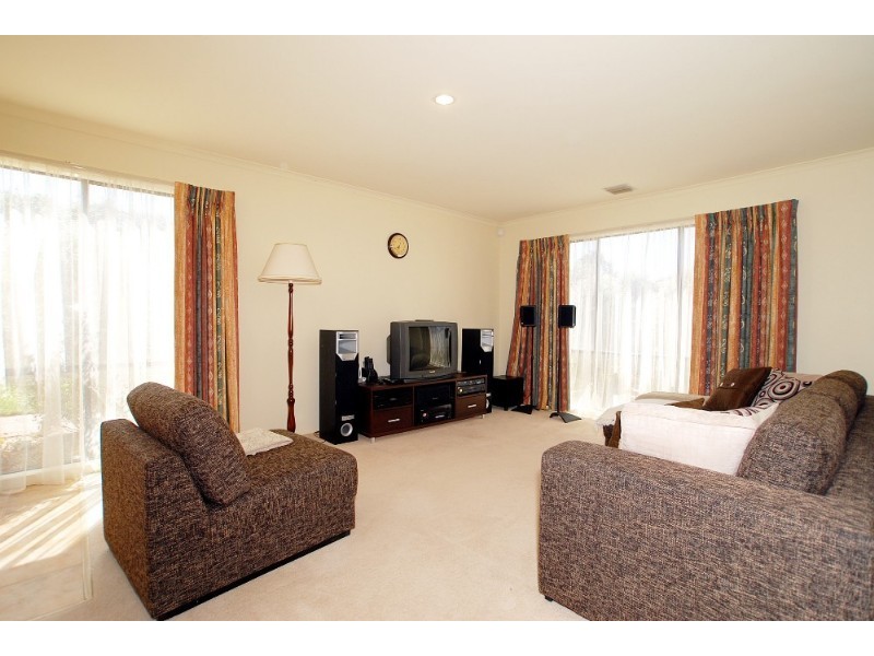34 Kellbourne Drive, Rowville VIC 3178