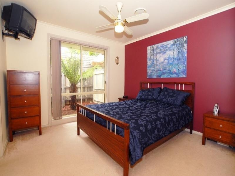 18 Longwood Close, Rowville VIC 3178