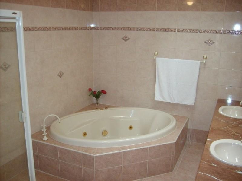 18 The Croft, Lysterfield VIC 3156