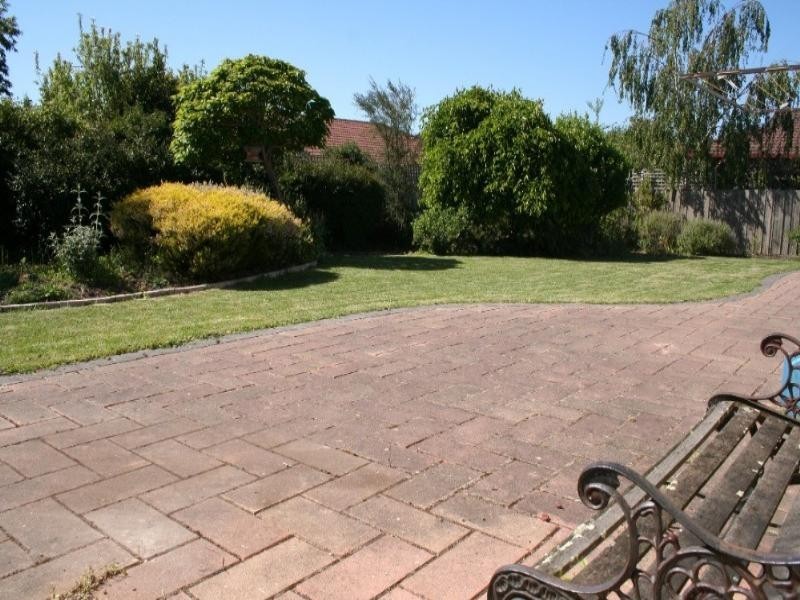 28 Dandelion Drive, Rowville VIC 3178