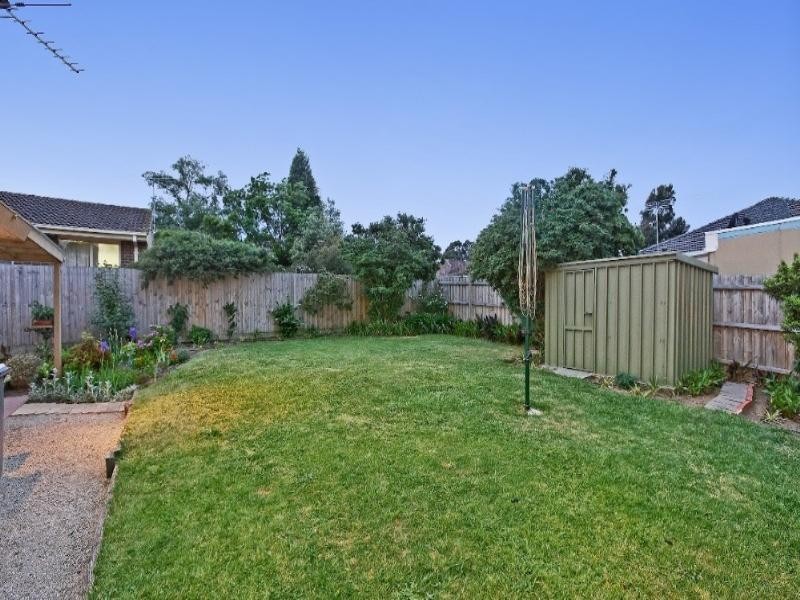 8 Erie Avenue, Rowville VIC 3178