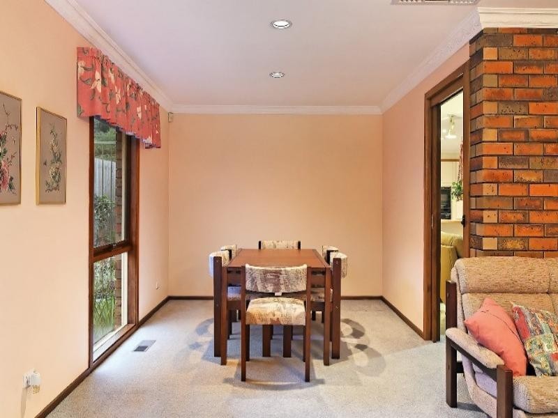 8 Erie Avenue, Rowville VIC 3178